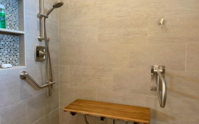 Accessibility-Master-Bathroom-05