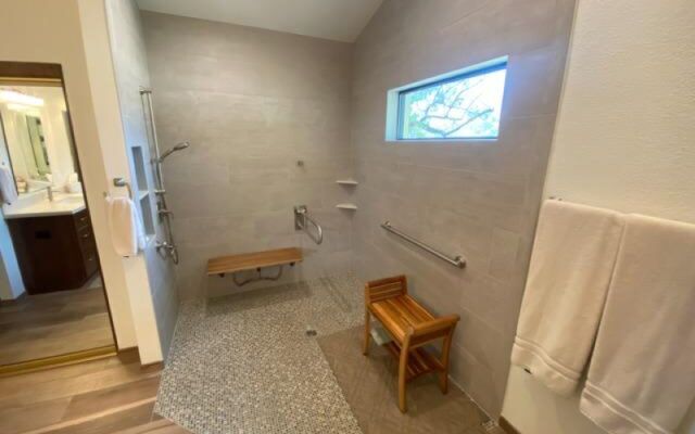 Accessibility-Master-Bathroom-09