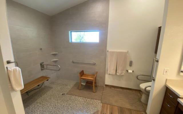 Accessibility-Master-Bathroom-10